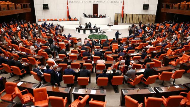 Sağlık çalışanlarının mali haklarında düzenleme öngören kanun teklifi TBMM'de kabul edildi 2 TBMM