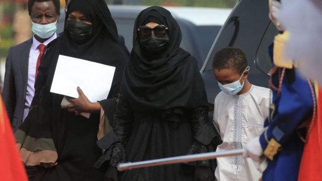 Funerailles D Idriss Deby Itno Le Dernier Hommage Du Tchad A Son Marechal Bbc News Afrique