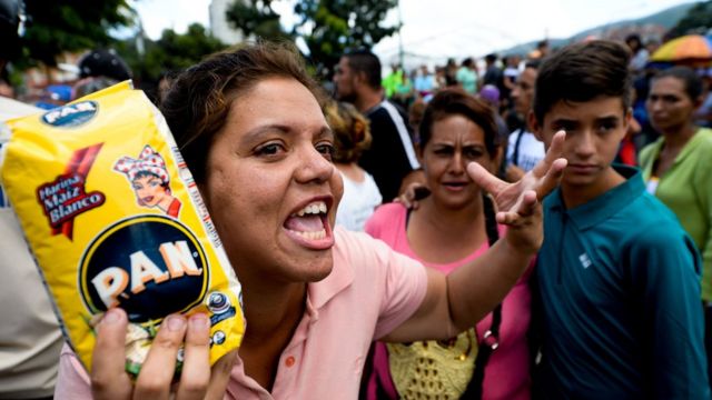 Protesta por falta de alimentos en Venezuela.