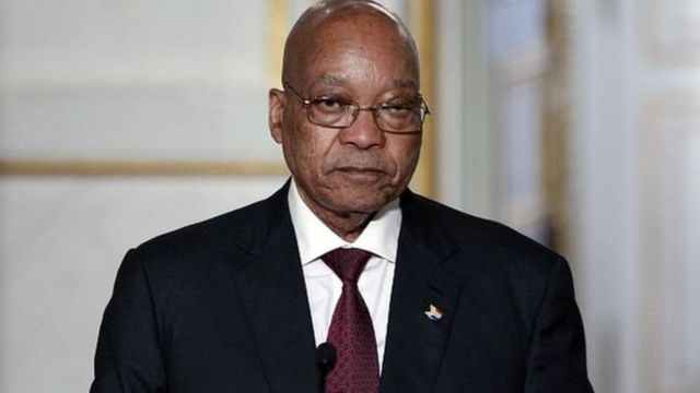 Le président et le gouvernement "doivent retirer leur notification dès que possible", a ajouté le juge.