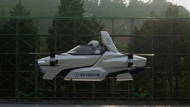 SD-03 என்ற மனிதரால் இயக்கப்படும் பறக்கும் கார், 2020 ஆகஸ்ட் மாதம் ஜப்பானில் பரிசோதனை முறையில் இயக்கி பார்க்கப்பட்டது