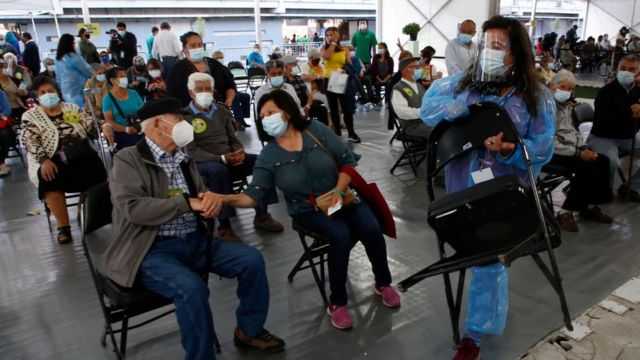 Campanha de vacinação em massa no Chile