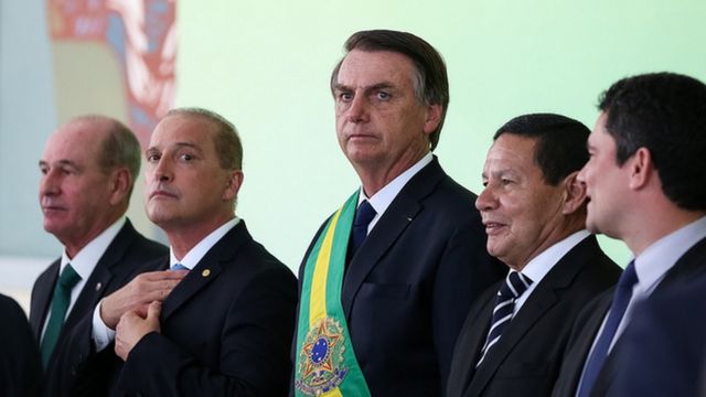Governo Bolsonaro: Quais s&atilde;o as primeiras e principais medidas j&aacute; tomadas  pelo novo governo - BBC News Brasil
