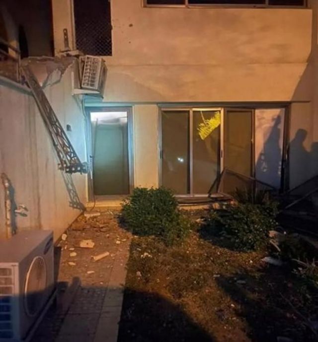 Damage to the Iraqi PM's home in Baghdad, 7 November