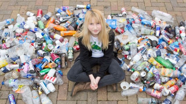 Nadia Sparkes dan sampah yang dikumpulkannya