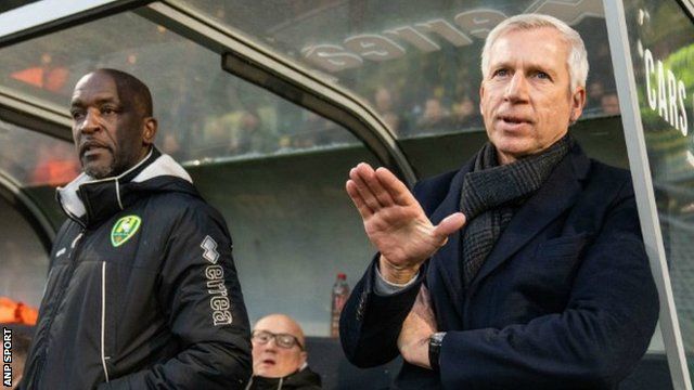Alan Pardew (right) and Chris Powell