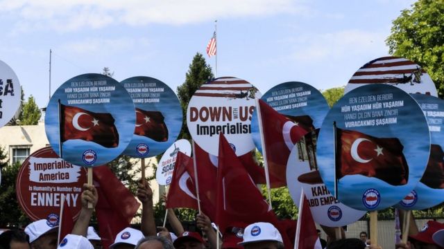 Manifestación en Ankara en contra de Estados Unidos.
