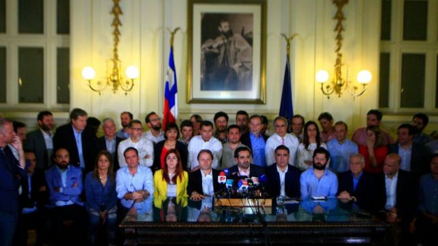 El acuerdo fue anunciado durante la madrugada tras días de negociaciones.