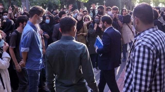 صحرا رضایی آخرین بار ۲۶ مهرماه، هنگام حضور سخنگوی دولت در دانشگاه علامه با خانواده‌اش تماس گرفته بود