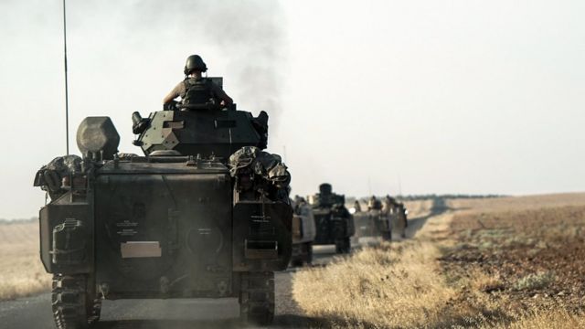 27 avqust. Türk qoşunları Suriya sərhədinə gedir