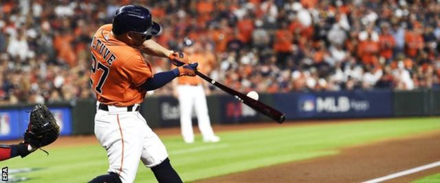 World Series 2021: Houston Astros beat Atlanta Braves 7-2 to level series  at 1-1 - BBC Sport