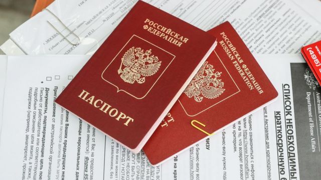 Wniosek o paszport i wizę
