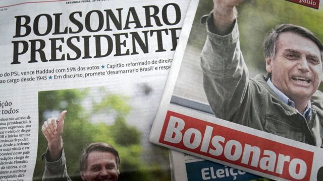 Periódicos con la imagen de Bolsonaro