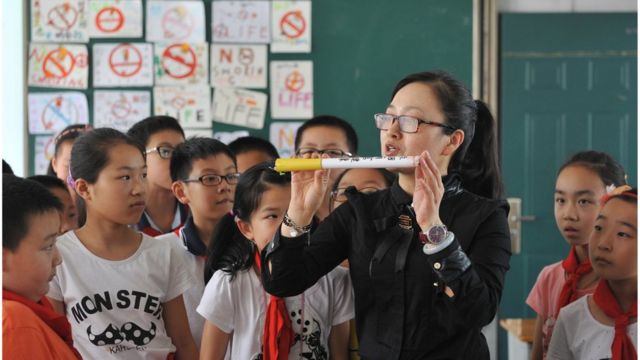 中国・浙江省の学校で行われている禁煙授業