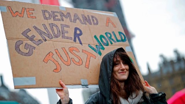 இணையம் முழுக்க முழுக்க பெண்களால் உருவாக்கப்பட்டிருந்தால்?