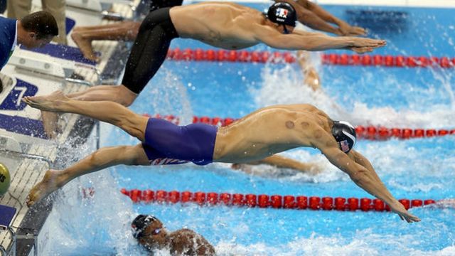 Río ¿qué son los círculos rojos en la del nadador Michael Phelps y otros atletas olímpicos? - BBC News Mundo