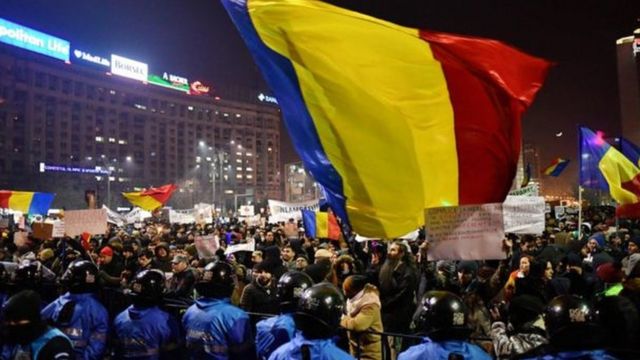 Abari mu myiyerekano biyamiriza reta muri Rumania