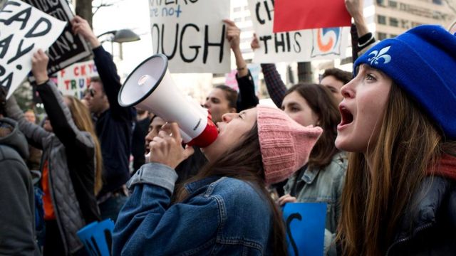 Демонстранты на "Марше за наши жизни" в марте 2018 года в Вашингтоне