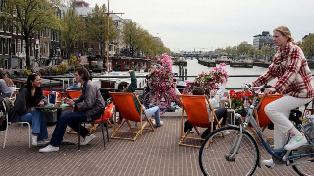 Pessoas em Amsterdã