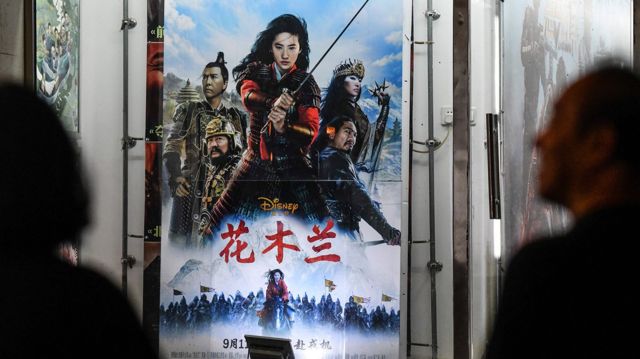 花木兰 中国上映 水土不服和争议不断让其口碑折戟 c News 中文