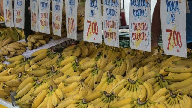 Bananas en venta en Sao Paulo, Brasil.