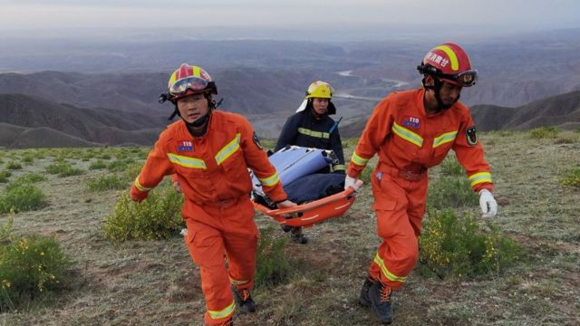 中国甘肃越野赛21人遇难 家属质疑组委会相应保障欠缺 中国甘肃越野赛21人遇难 家属质疑组委会相应保障欠缺