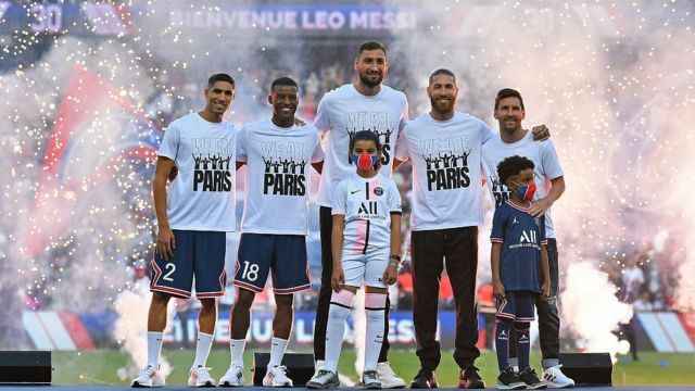 بازیکنانی که پاریسنژرمن این تابستان به خدمت گرفت: (از راست به چپ) لیونل مسی، سرخیو راموس، جانلوئیجی دوناراما، جینی واینالدوم و اشرف حکیمی