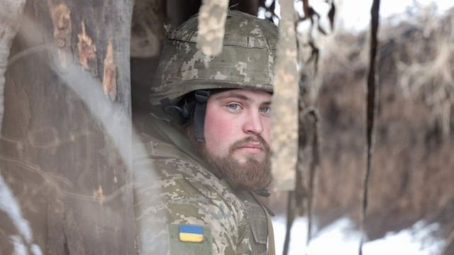 جندي أوكراني على الحدود