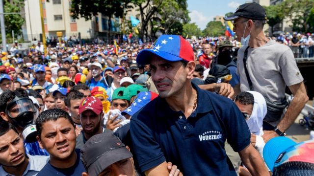 Henrique Capriles en una manifestación