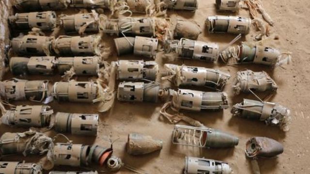 بعض القنابل العنقودية التي عثر عليها في اليمن