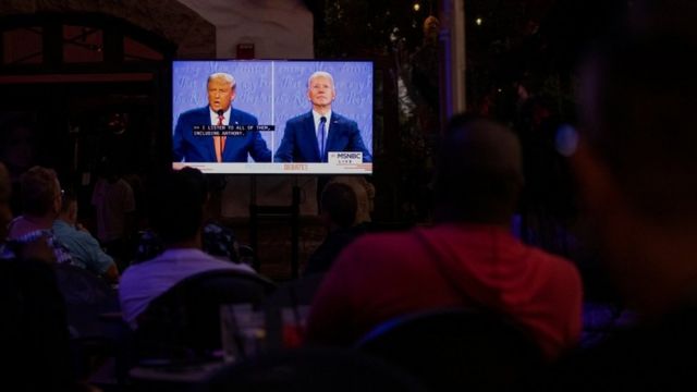 Plateia assiste último debate presidencial entre Trump e Biden