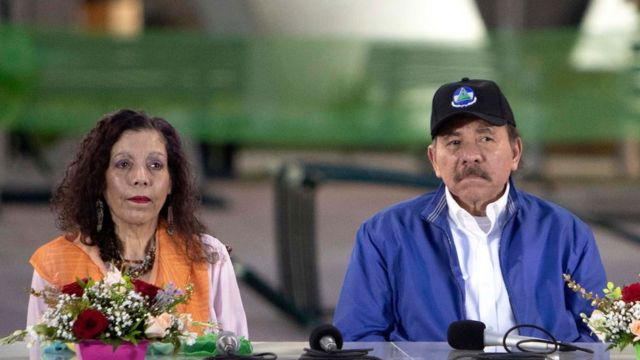 O casal que governa a Nicarágua: vice-presidente Rosario Murillo, 71, e o presidente Daniel Ortega, 76