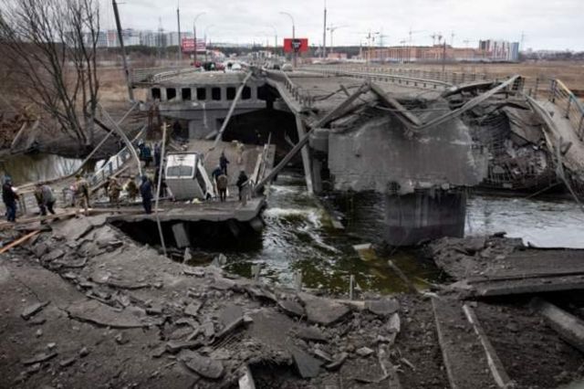 Ponte foi destru&iacute;da em Irpin