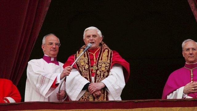Ratzinger em seu primeiro discurso como papa Bento 16