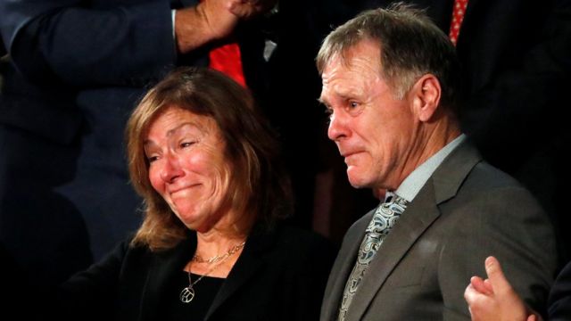 Los padres de Otoo Warmbier, Cindy y Fred,