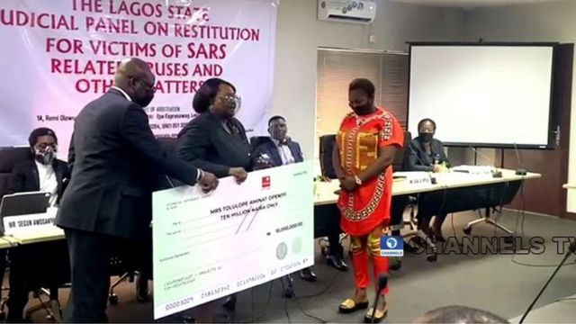 Alaga igbimọ naa, Doris Okuwobi lo pin sọwedowo fun awọn olupẹjọ