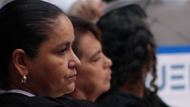 Mujeres durante la audiencia de la JEP