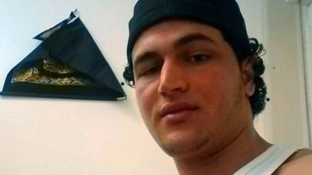 La famille de Anis Amri, suspect de l'attaque de Berlin, l'invite à se rendre à la police allemande.