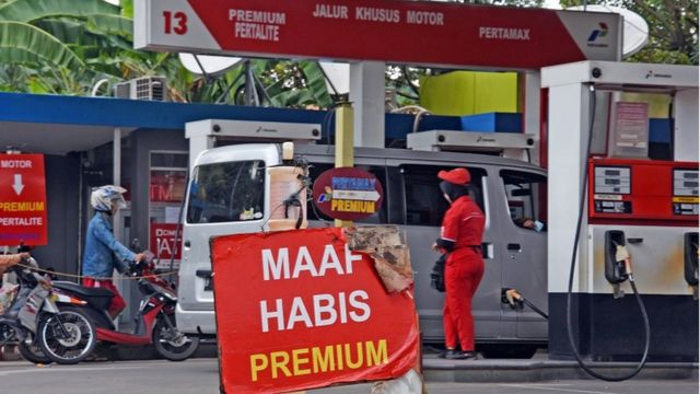 BBM: Pertamina 'review' penjualan Premium dan Pertalite di Indonesia