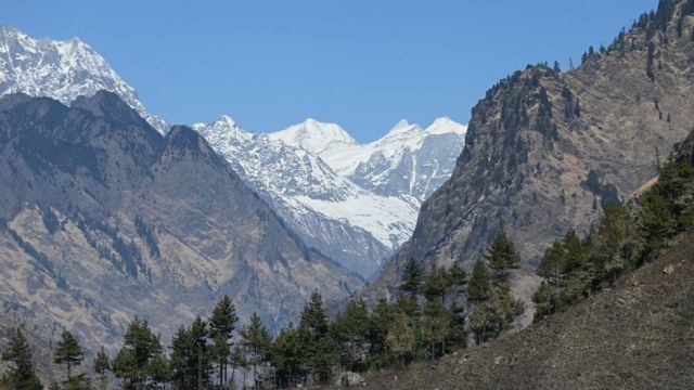دیوان عالی هند روز ۱۴ دسامبر به دولت هند مجوز داد تا سه بزرگراه در ایالت شمالی اوتاراکند در کوه‌های هیمالیا را توسعه دهد.