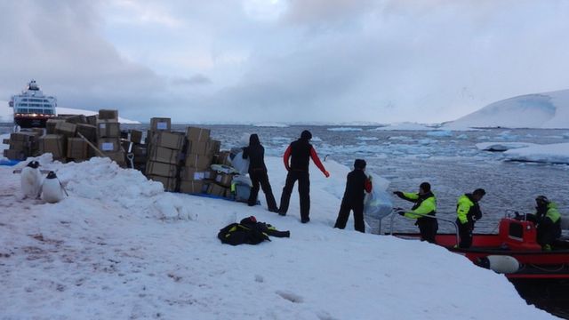 Post office team picked for Antarctic Port Lockroy base - BBC News