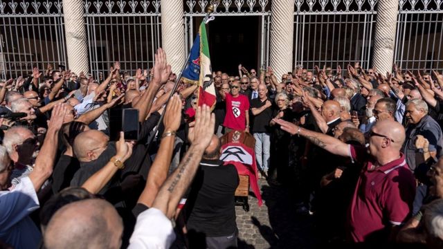 Manifestación fascista