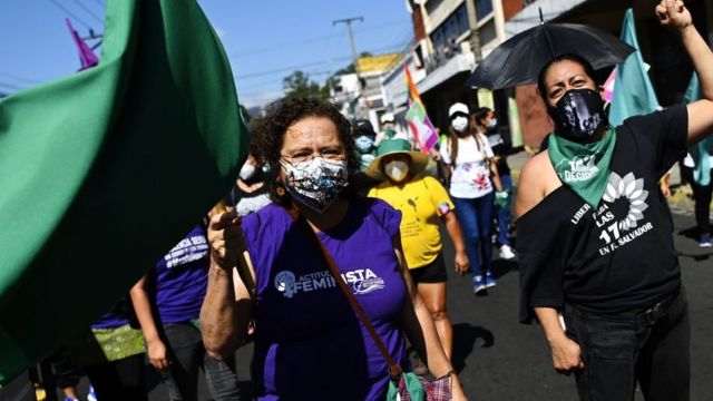 Morena Herrera en una protesta en El Salvador