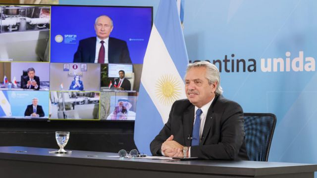 Alberto Fernández en videoconferencia con Vladimir Putin