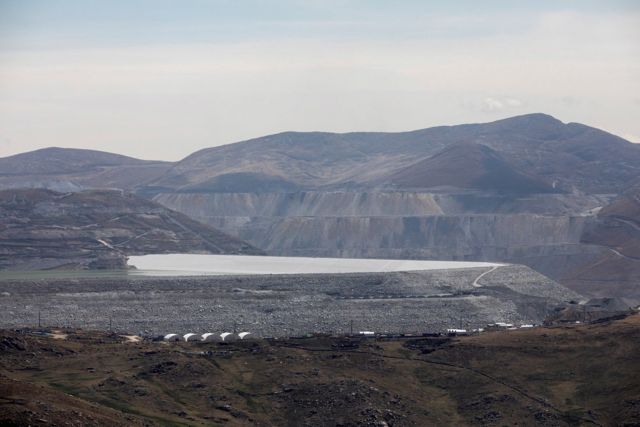 拉斯邦巴斯铜矿坐落在海拔4000米高的地区。(photo:BBC)