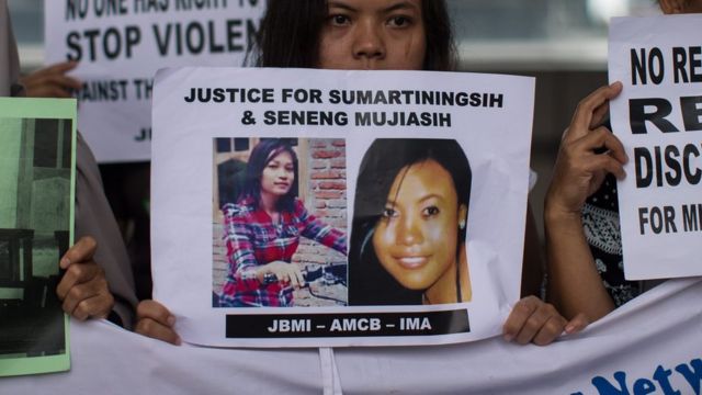 Para buruh migran Indonesia di Hong Kong rutin menggelar aksi menuntut keadilan bagi Sumarti Ningsih dan Seneng Mujiasih.