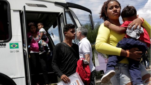 Venezuelanos chegam a acampamento da Acnur em Manaus: