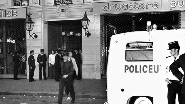 В сентябре 1974 года Санчес бросил гранату в торговый центр Drugstore Publicis в центре Парижа, в результате чего погибли два человека, а 34 получили ранения. Архивное фото
