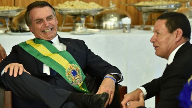 Jair Bolsonaro (esq.) e Hamilton Mourão no dia da posse