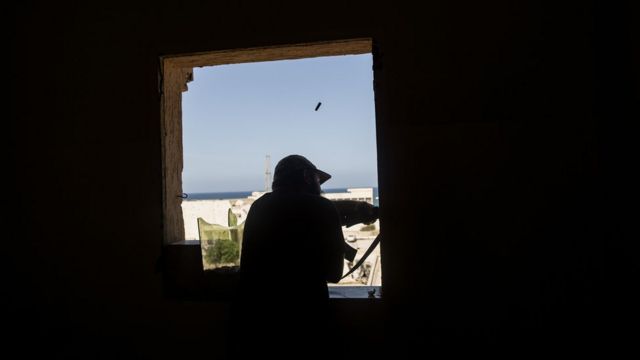 В Ливии убит голландский фотожурналист - BBC News Русская служба